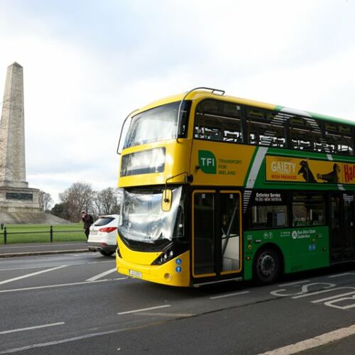 News-story-bus-driving-by-monument